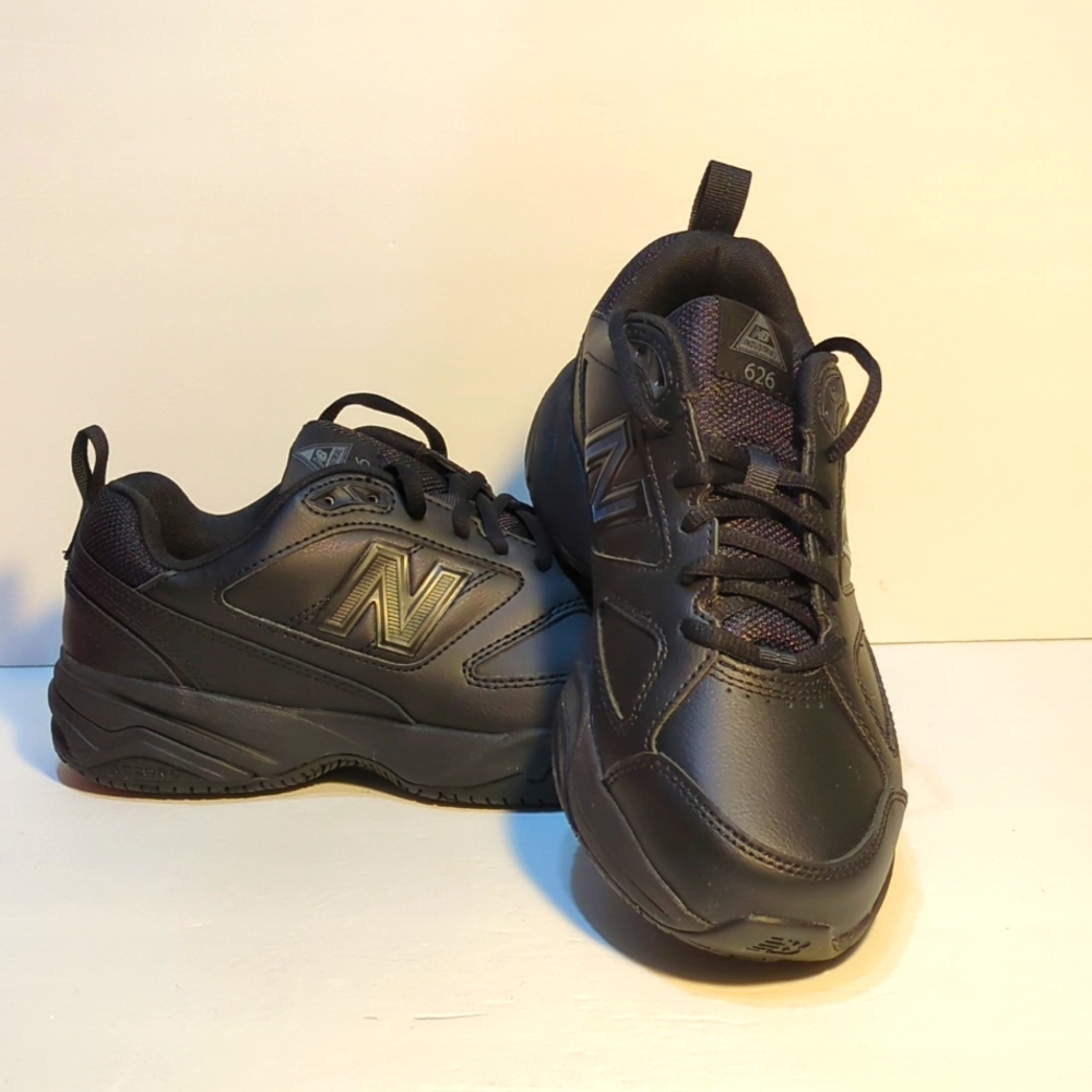 NEW Balance Size 9 Women's/ Size Men's 7 1/2